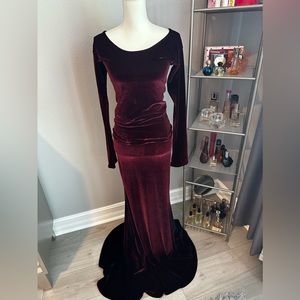 Velvet 2 piece skirt and top! Custom made size S/M Burgundy/Black